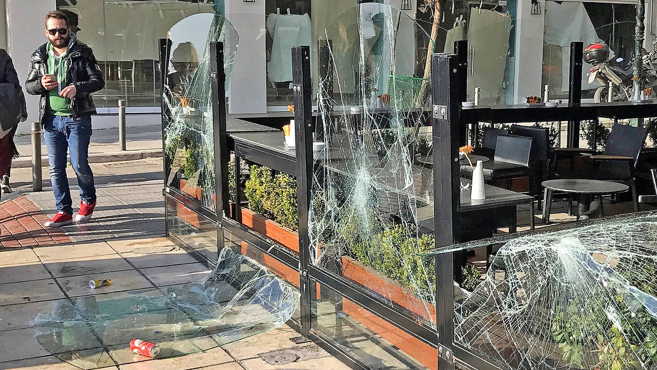 S04-Fans randalieren vor PAOK-Spiel