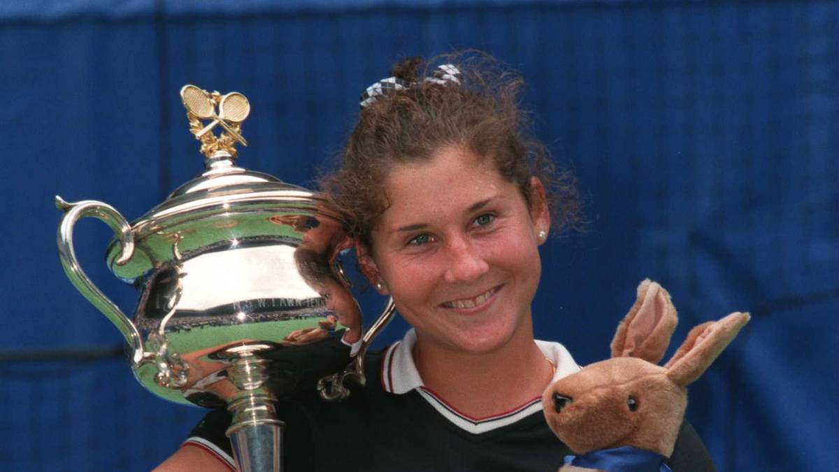 1995 kehrte sie auf die Tour zurück und gewann durch einen Finalsieg über Anke Huber bei den Australian Open 1996 ihren neunten und letzten Grand Slam - ihr altes Niveau erreichte sie aber nie wieder