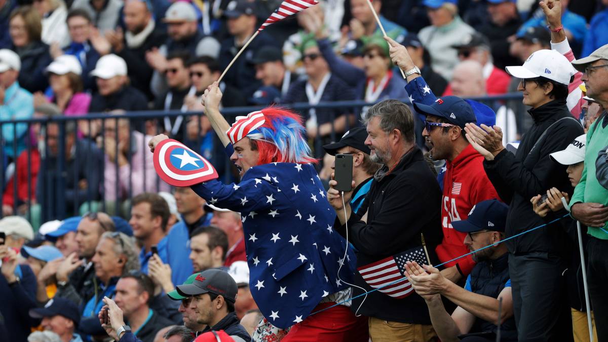 Dieser Zwischenfall trübt die Euphorie an der Anlage nur kurz. Für die Fans ist der Ryder Cup mehr als nur eine Golf-Veranstaltung. Viele Zuschauer machen es sich zur Aufgabe, ihre Mannschaft anzufeuern. Dafür werden die verrücktesten Kostüme ausgepackt
