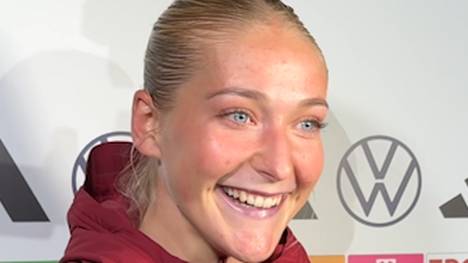Camilla Küver gab beim 1:0-Sieg im Nations-League-Halbfinale ihr Debüt für die Nationalmannschaft. Die 22-Jährige spricht über ihr erstes Länderspiel und ein mögliches Ritual. 