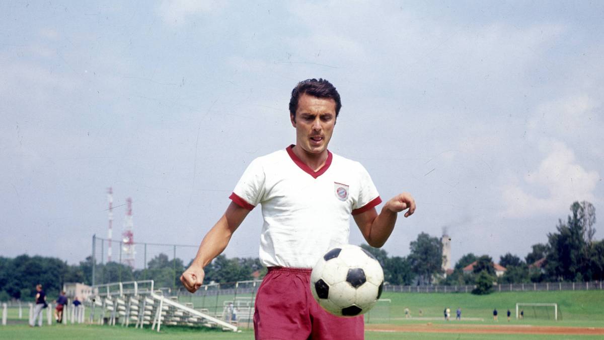 HANS NOWAK (1966/67): Ist Teil der letzten Schalker Meisterschaft im Jahr 1958. Wechselt sieben Jahre später zum FCB, wo er als Verteidiger 1967 den Europapokal der Pokalsieger gewinnt