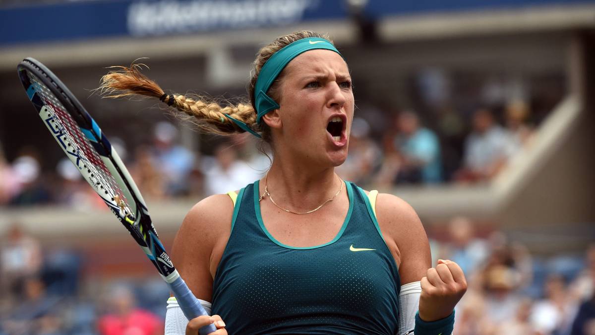 ...Asarenka nimmt ihrer Gegnerin erneut das Service ab, holt sich die 4:2-Führung im zweiten Satz. Den Spielball zum 5:2 verwandelt sie mit einem schönen Winner aus dem Halbfeld. 6:4 zugunsten der Weißrussin heißt es am Ende. Es geht in Satz drei...