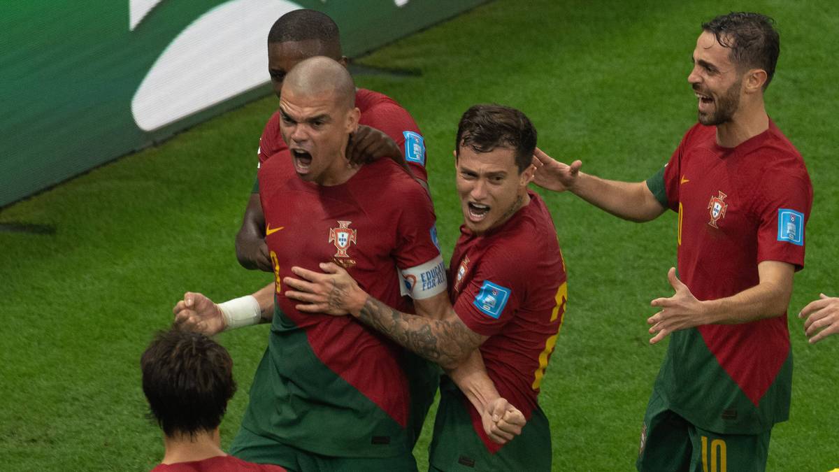 Portugal hat im Duell mit der Schweiz die Muskeln spielen lassen und ist nach einer Gala-Vorstellung ins Viertelfinale der WM eingezogen. Das Team von Fernando Santos fertigte die Eidgenossen mit 6:1 ab. 