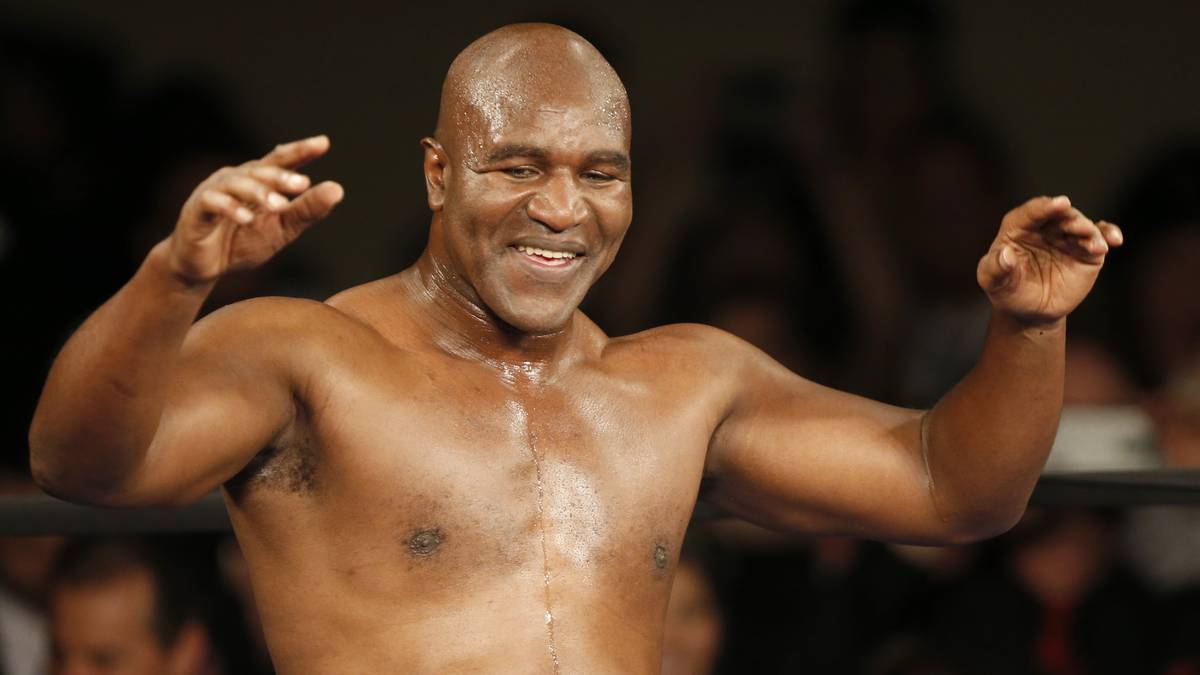 EVANDER HOLYFIELD: Toppte Lewis noch und wurde als einziger Boxer überhaupt viermal Weltmeister im Schwergewicht. Hielt auch im Cruisergewicht den WM-Titel und bestritt unvergessene Kämpfe gegen Mike Tyson und Lewis. Gab insgesamt drei Comebacks nach Rücktritten und hört erst 2011 mit 48 Jahren endgültig auf