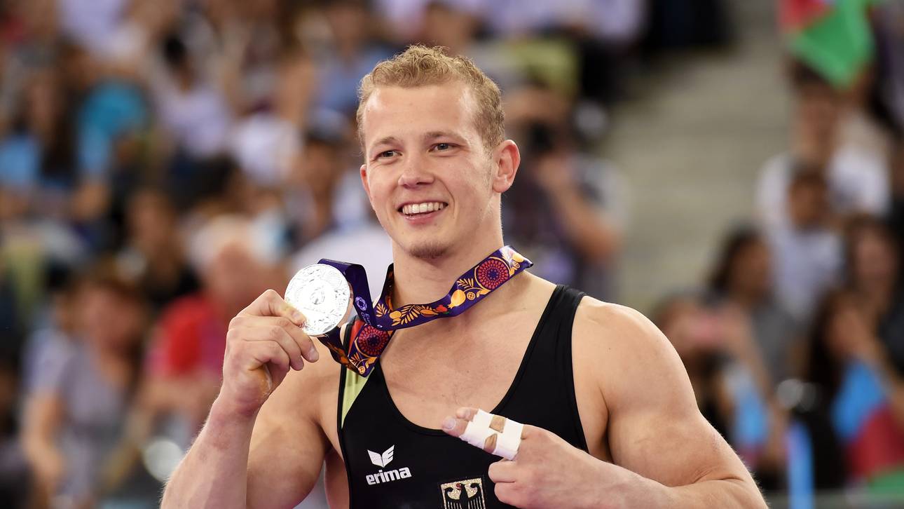 Hambüchen gewinnt Silber am Boden