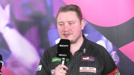 Martin Schindler spricht nach seinem Aus bei der Darts-WM über die Fans, die Schlüsselmomente der Niederlage und seinen Bezwinger Scott Williams - und übt auch deutliche Kritik an diesem.