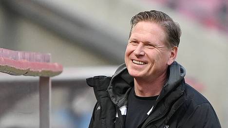 Trainer Markus Gisdol holt mit dem 1. FC Köln ein Remis gegen Borussia Dortmund