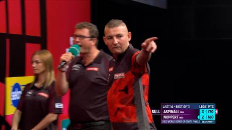 Nathan Aspinall hat bei den World Series of Darts Finals mit High Finishes geglänzt. Im sechsten Leg breakte er Danny Noppert mit einem 170er Finish.