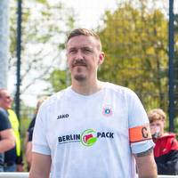 Max Kruse feiert am Sonntag sein Comeback auf dem Fußballplatz. Der ehemalige Nationalspieler holt mit seinem neuen Klub BSV Al-Dersimspor einen Punkt in der Kreisliga A.