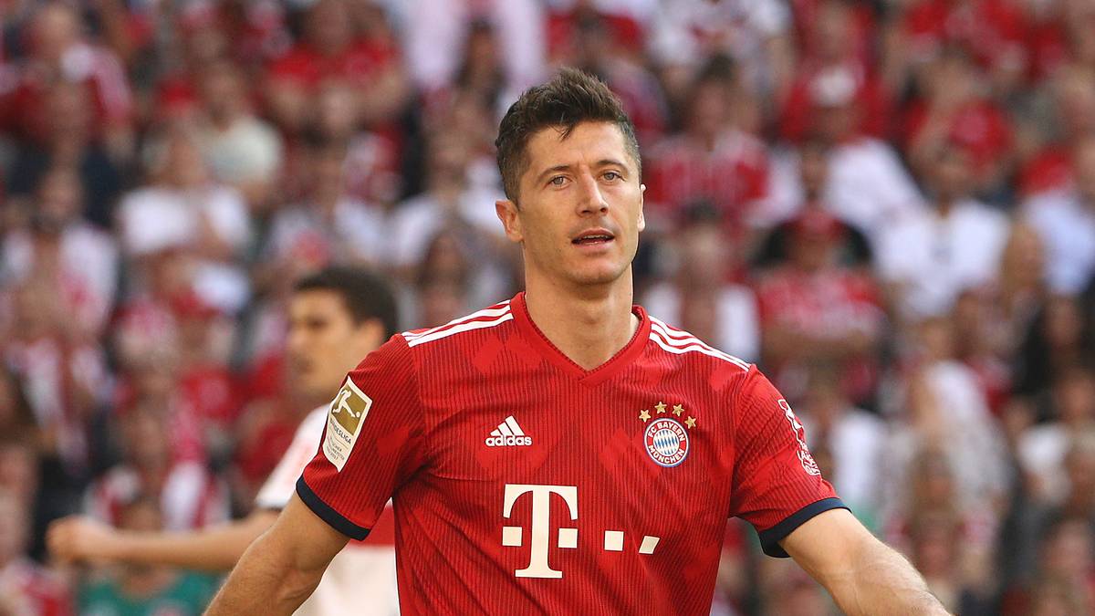 Und dieser stellt unmissverständlich klar: Sein Klient will weg. Das Nein der Klubführung will Lewandowski, der in München einen Vertrag bis 2021 hat, nicht akzeptieren. Zahavi teilt den FCB-Verantwortlichen den Wechselwunsch seines Klienten offiziell mit. Das berichtet die "Sport Bild"