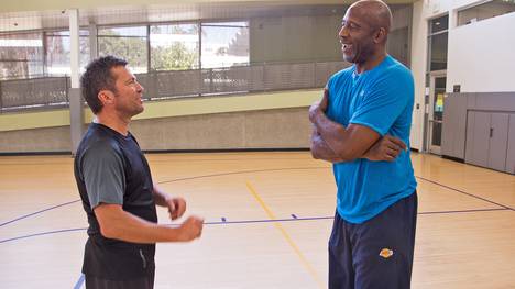 Lothar Matthäus trainierte in L.A. mit dem 32 Zentimeter größeren NBA-Altmeister James Worthy