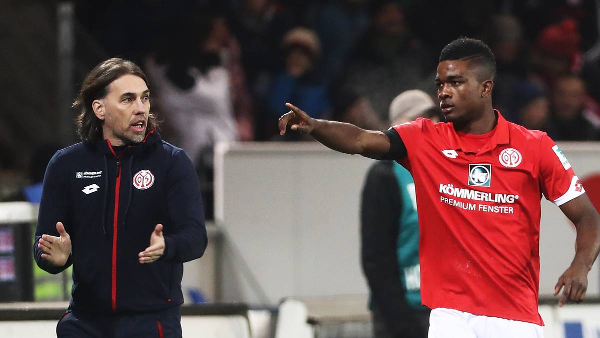 Schon in der 4. Minute nutzt Jhon Cordoba einen Ballgewinn und schockt die Bayern mit dem 1:0. Die Vorlage kommt von Yunus Malli