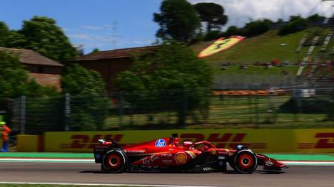 Ferrari-Pilot Charles Leclerc beim Freien Training in Imola