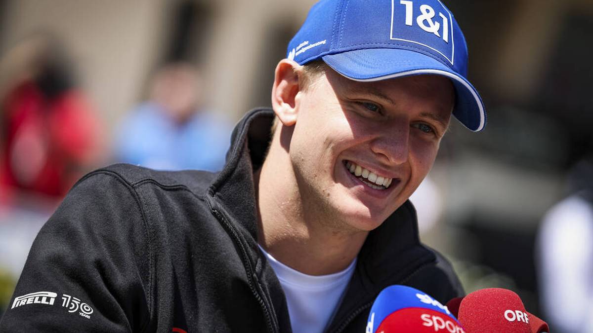 Mick Schumacher freut sich auf seine zweite Saison in der Formel 1. Wenn am 20. März 2022 der Startschuss fällt, dann kann der 22-Jährige bereits auf eine bewegte Karriere zurückblicken. SPORT1 fasst die Höhen und Tiefen zusammen