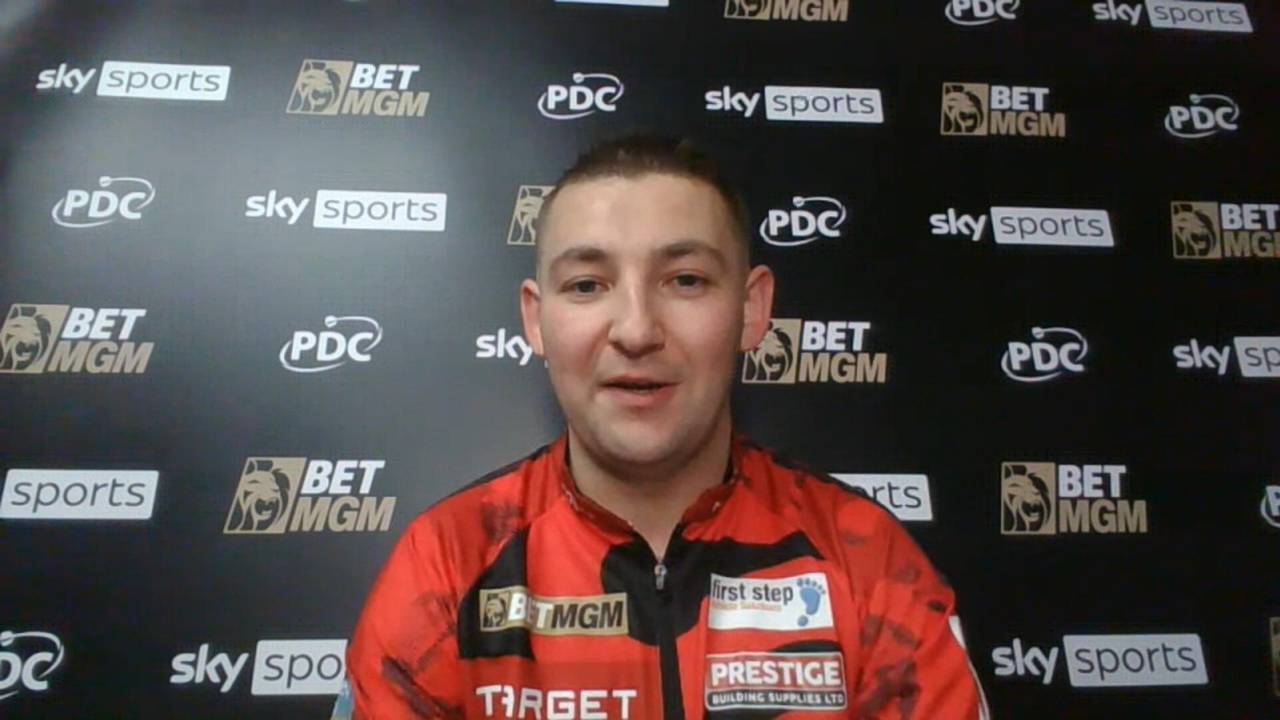 Darts Premier League: Nathan Aspinall nach seinem ersten Tagessieg