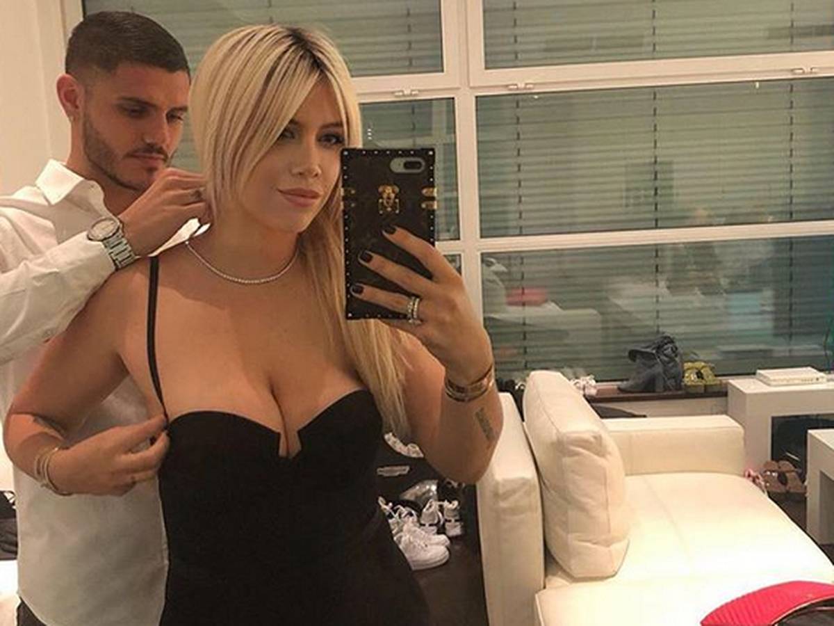 Serie A Frau Von Inter Spieler Mauro Icardi Kommt Ins Fernsehen