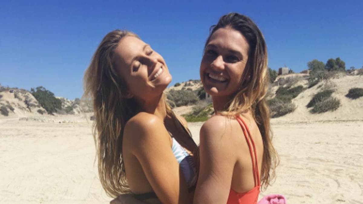 Alana Blanchard gratuliert Camille Brady mit diesem kuscheligen Foto: "Happy Birthday, meine beste, wunderschöne Freundin. Du inspirierst mich, eine bessere Person zu sein."