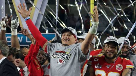 MIAMI, FLORIDA - FEBRUARY 02: Patrick Mahomes #15 of the Kansas City Chiefs celebrates after defeating the San Francisco 49ers 31-20 in Super Bowl LIV at Hard Rock Stadium on February 02, 2020 in Miami, Florida. (Photo by Jamie Squire/Getty Images)