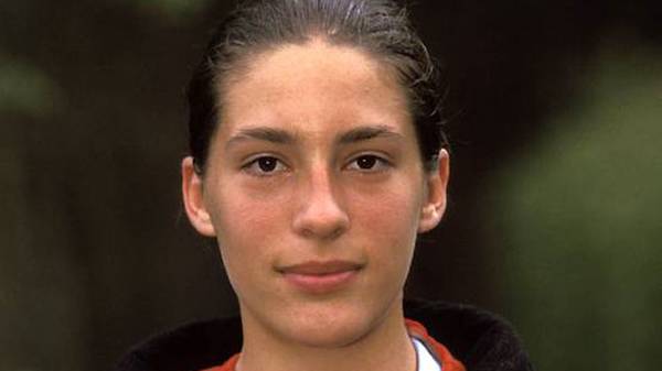 Andrea Petkovic als 14 Jahre altes Nachwuchstalent im Jahr 2002. Kurz zuvor hat die Tochter bosnisch-serbischer Einwanderer die deutsche Staatsbürgerschaft angenommen