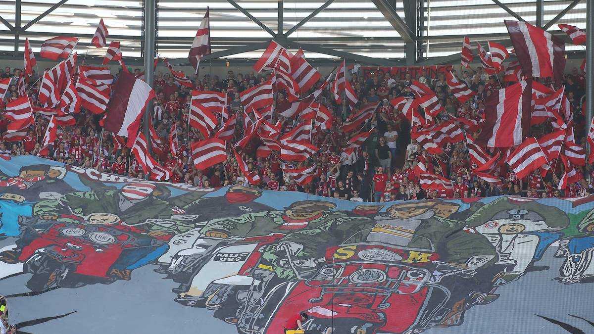 Der FC Bayern zu Gast beim FC Augsburg - und endlich soll nun die sechste Meisterschaft in Folge klargemacht werden. Die FCB-Fans sind jedenfalls in heißer Vorfreude. Aber auch im Tabellenkeller geht es hoch her. SPORT1 hat die Bilder des 29. Bundesliga-Spieltags 