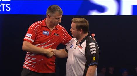 Martin Schindler verliert direkt sein erstes Match beim World Grand Prix und scheidet aus. Der höchste Average eines Deutschen bei diesem Turnier reicht nicht aus, um gegen Ratajski zu gewinnen.