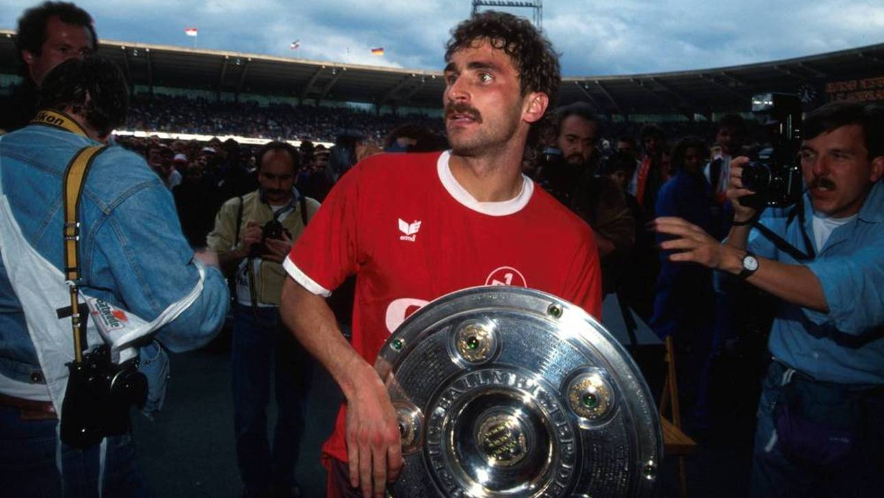 Stefan Kuntz bejubelt Lauterns Meistertitel 1991