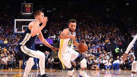 Warriors-Superstar Stephen Curry trifft gegen die Denver Nuggets kaum Dreier