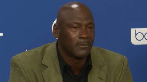 NBA-Legende Michael Jordan verkauft seine Anteile der Charlotte Hornets für circa drei Milliarden Dollar und behält lediglich eine Minderheitsbeteiligung der Franchise.