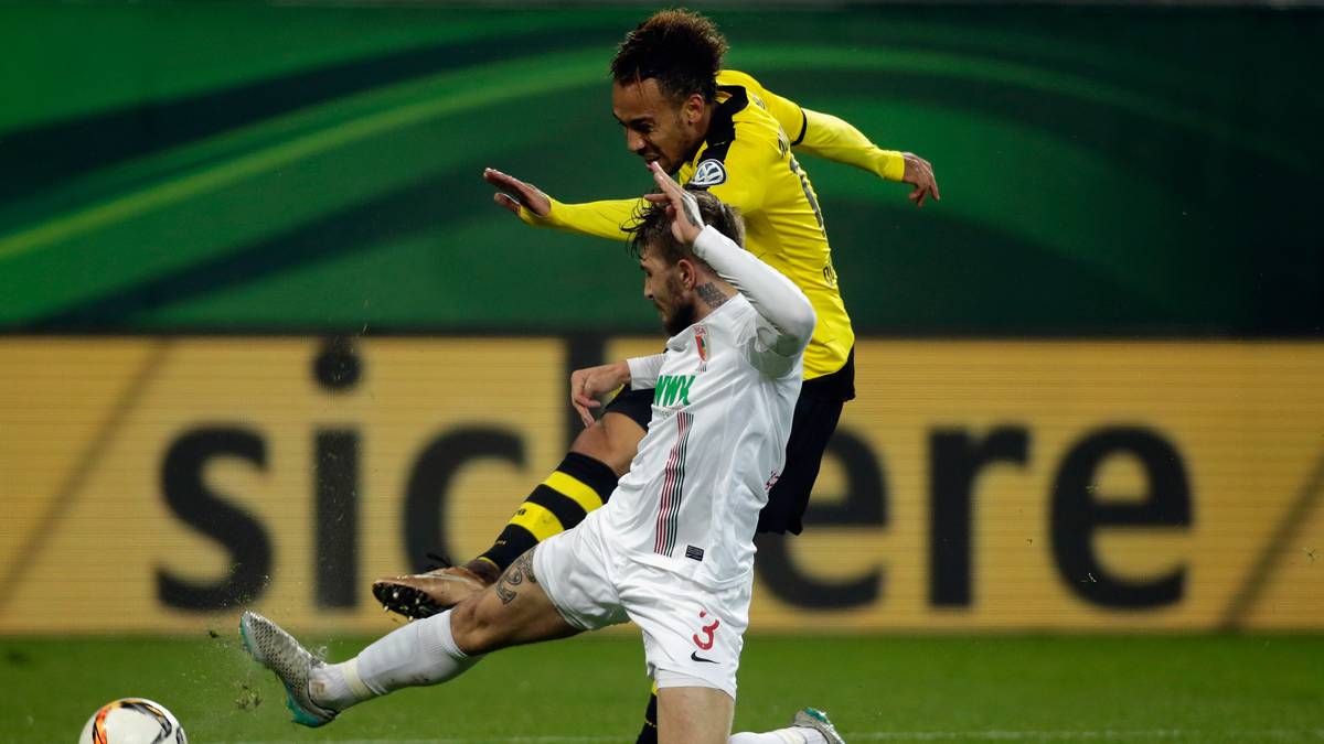 Und auch Konstantinos Stafylidis lässt BVB-Torjäger Pierre-Emerick Aubameyang zunächst kaum Raum zur Entfaltung