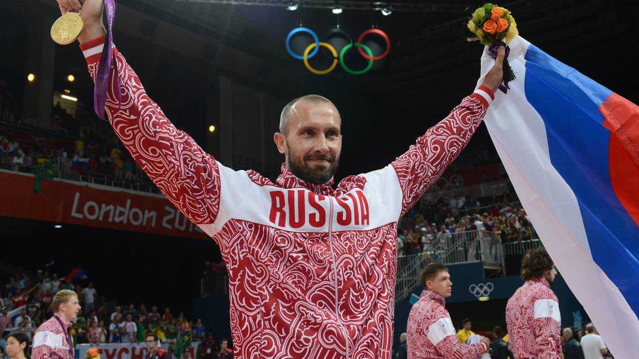 Russia's Sergey Tetyukhin celebrates aft