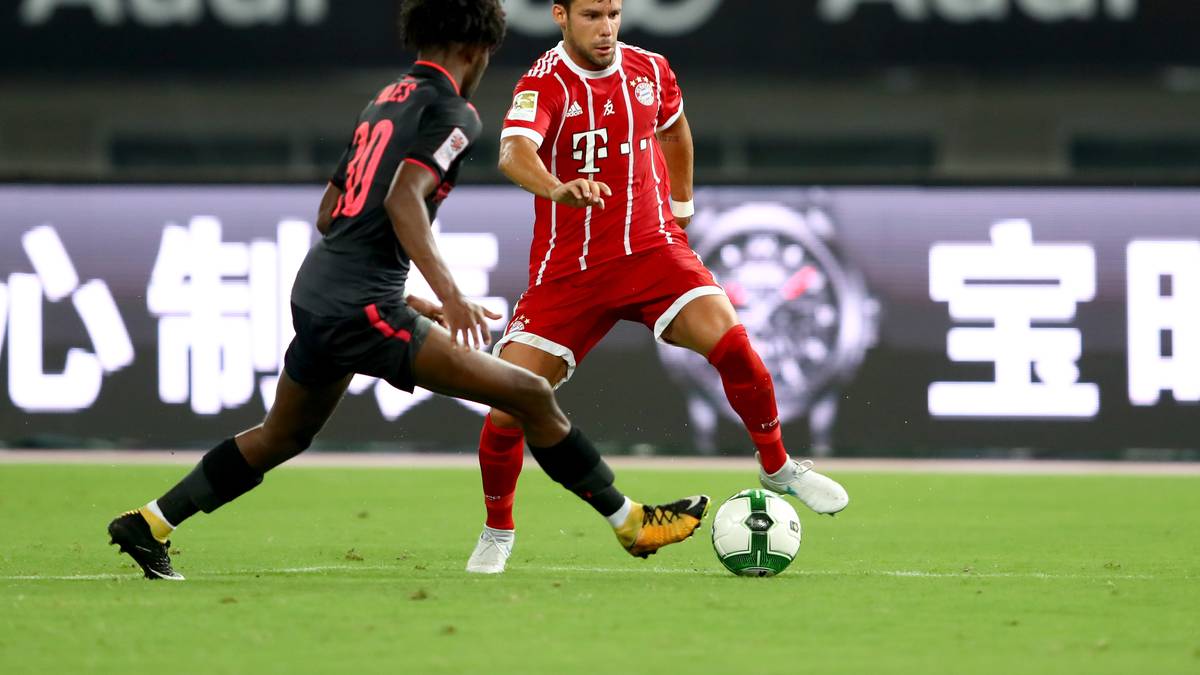 JUAN BERNAT: Guter Beginn mit einem Treffer beim 2:0 im Finale des Telekom Cups gegen Werder Bremen. Musste dann bei der Pleite gegen Milan wegen eines Risses des Syndesmosebandes raus und fällt rund zwei Monate aus. SPORT1-Note 3