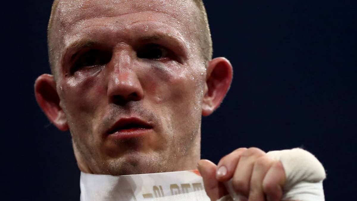 Er wurde wegen gemeinschaftlichen Raubes und schwerer Körperverletzung zu dreieinhalb Jahren Jugendstrafe verurteilt. 2002 fuhr der Ex-WBA-Weltmeister ohne Führerschein durch Hamburg und baute einen Unfall