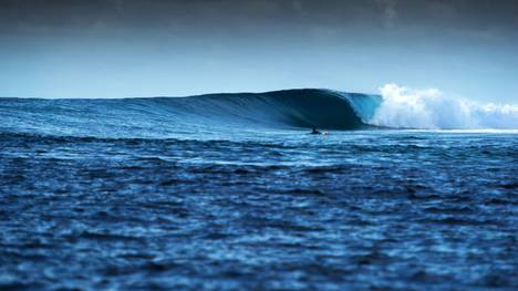 LAST MINUTE SURFTRIPS – Malediven & Portugal