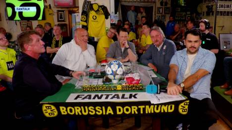 Borussia Dortmund verliert in den Champions-League-Playoffs in letzter Sekunde bei Atalanta Bergamo. Die Entstehung des Foulelfmeters sorgt im SPORT1 Fantalk für entsetzen.