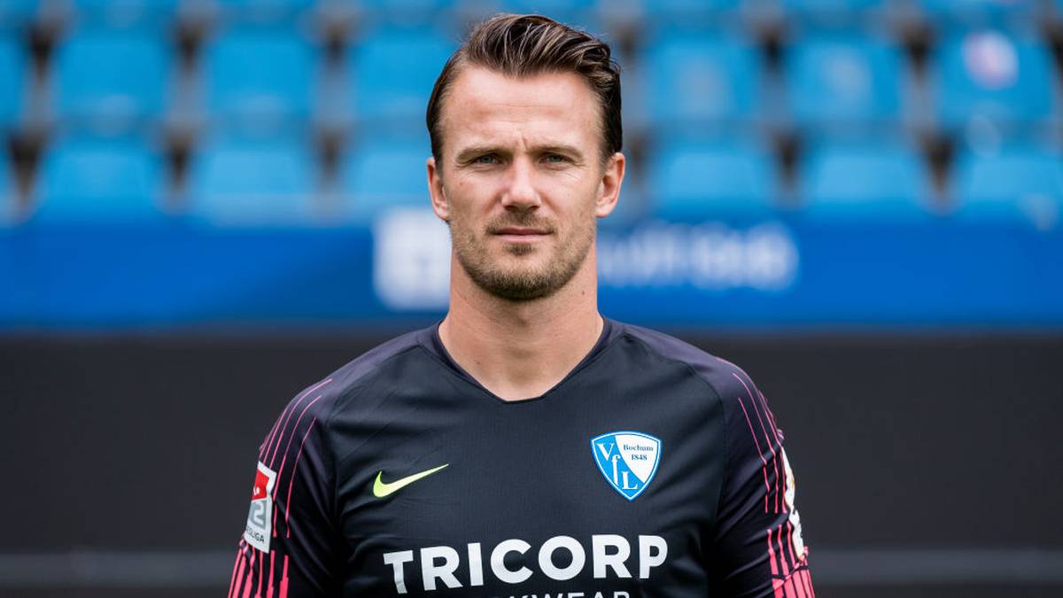 PLATZ 8: Manuel Riemann (VfL Bochum): Weisse Westen: 8 - Gegentore: 45