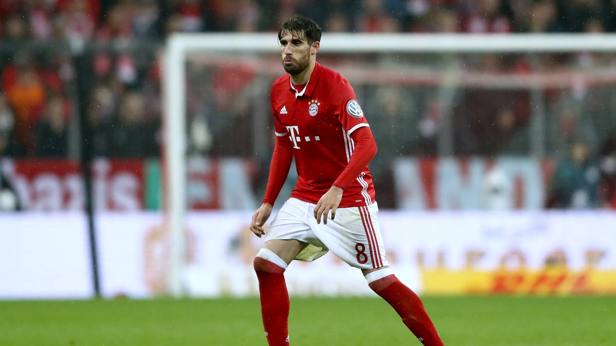 10. JAVIER MARTINEZ: Dem Spanier folgen insgesamt 4,6 Millionen Fans. Instagram: 1,3 Mio. - Twitter: 1,3 Mio. – Facebook: 2 Mio. 