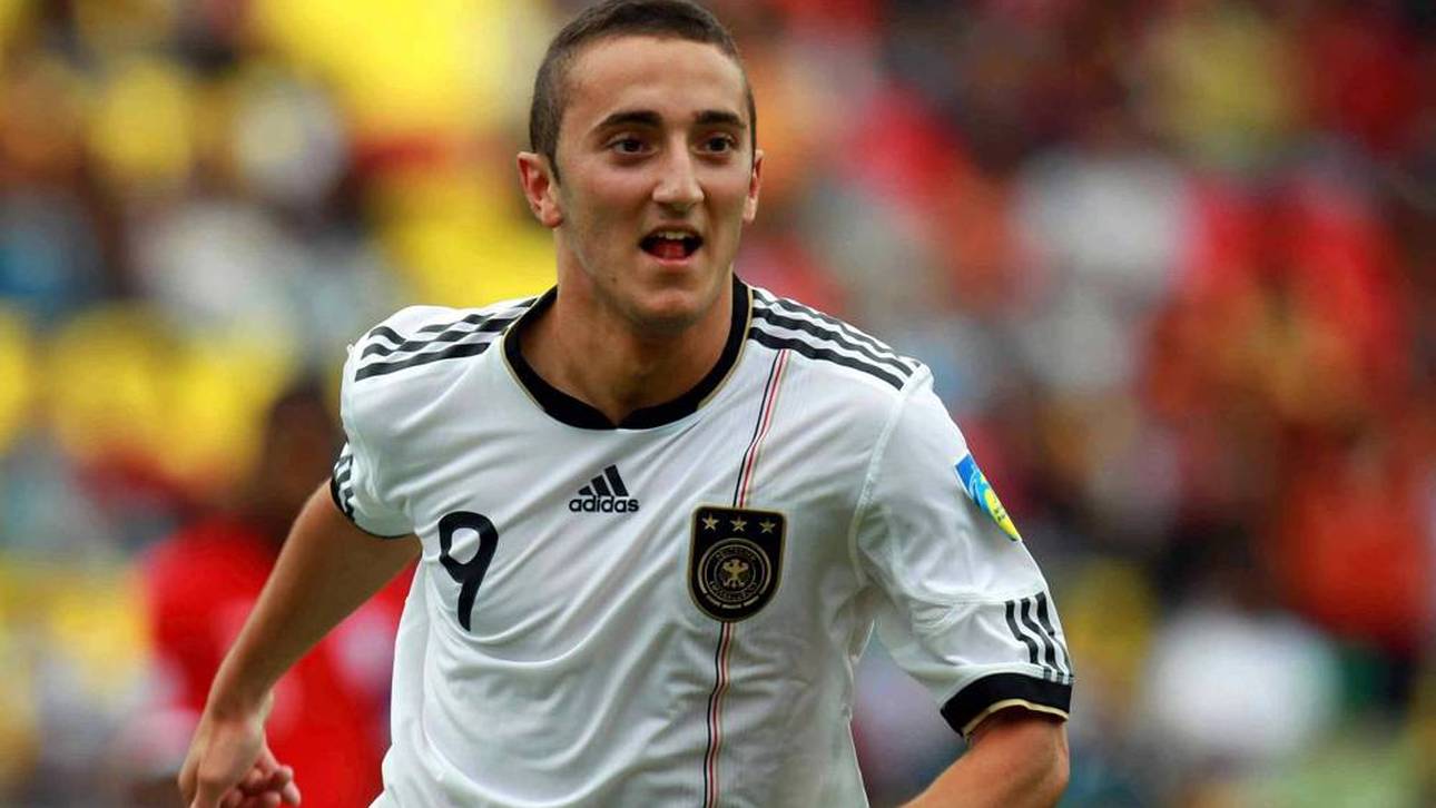 Samed Yesil 2011 im Trikot der deutschen U17