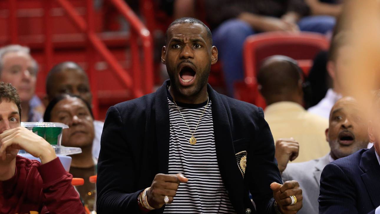 Heat-Fans spotten bei Sieg über James