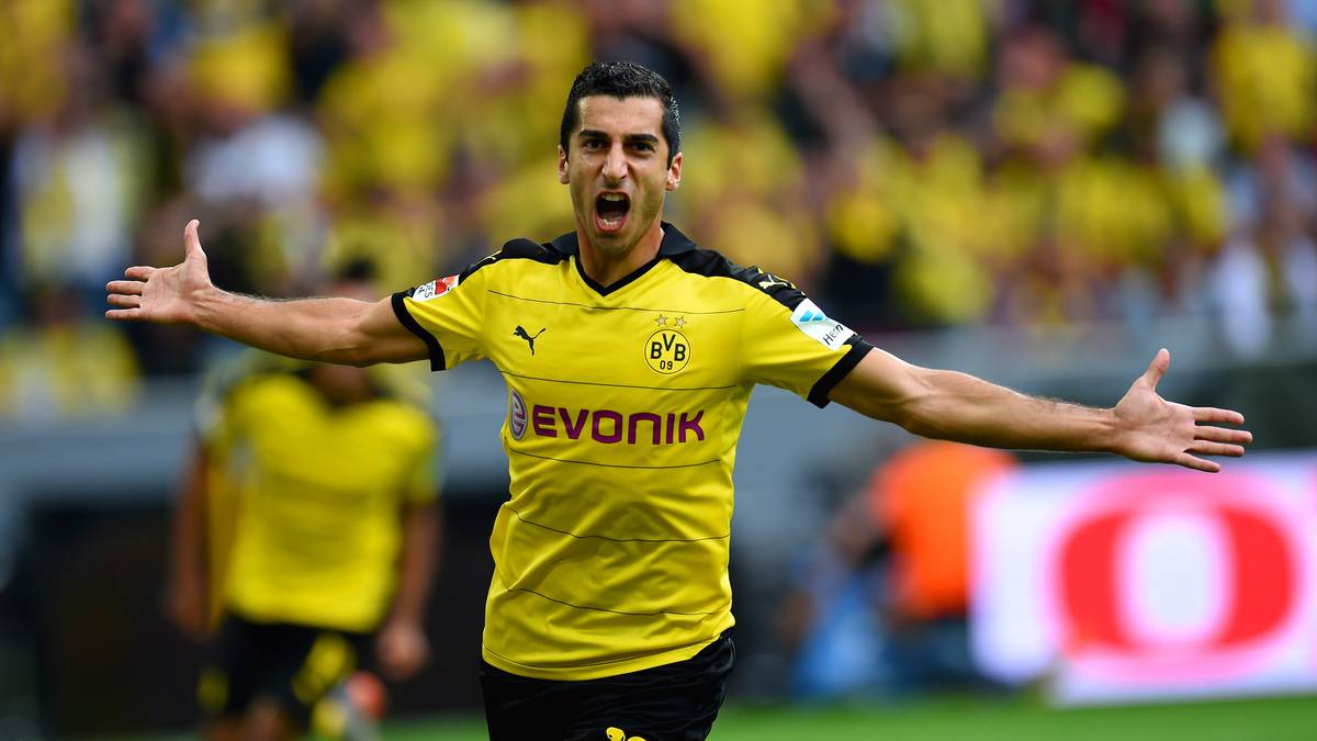 Schon nach acht Minuten jubelt Henrikh Mkhitaryan. Der Armenier trifft ins lange Eck zur Führung. Denkste! Schiedsrichter Tobias Stieler entscheidet auf Abseits - zu Unrecht