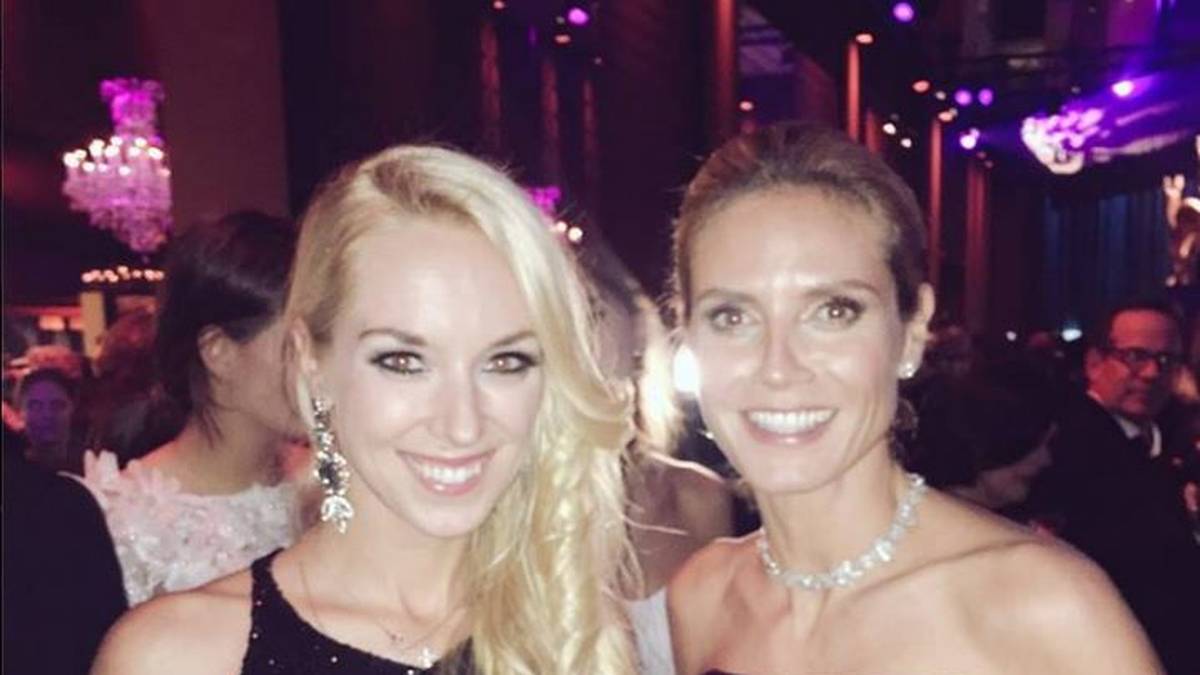 Die einzige Frau in der Liste ist Sabine Lisicki (l.). Die Tennisspielerin und Freundin von Comedian Oliver Pocher ist eine große Freundin der social media und versorgt derzeit etwa 615.000 Fans mit regelmäßigen Infos aus ihrem Leben. So zum Beispiel, wenn sie sich zusammen mit Heidi Klum in Schale schmeißt