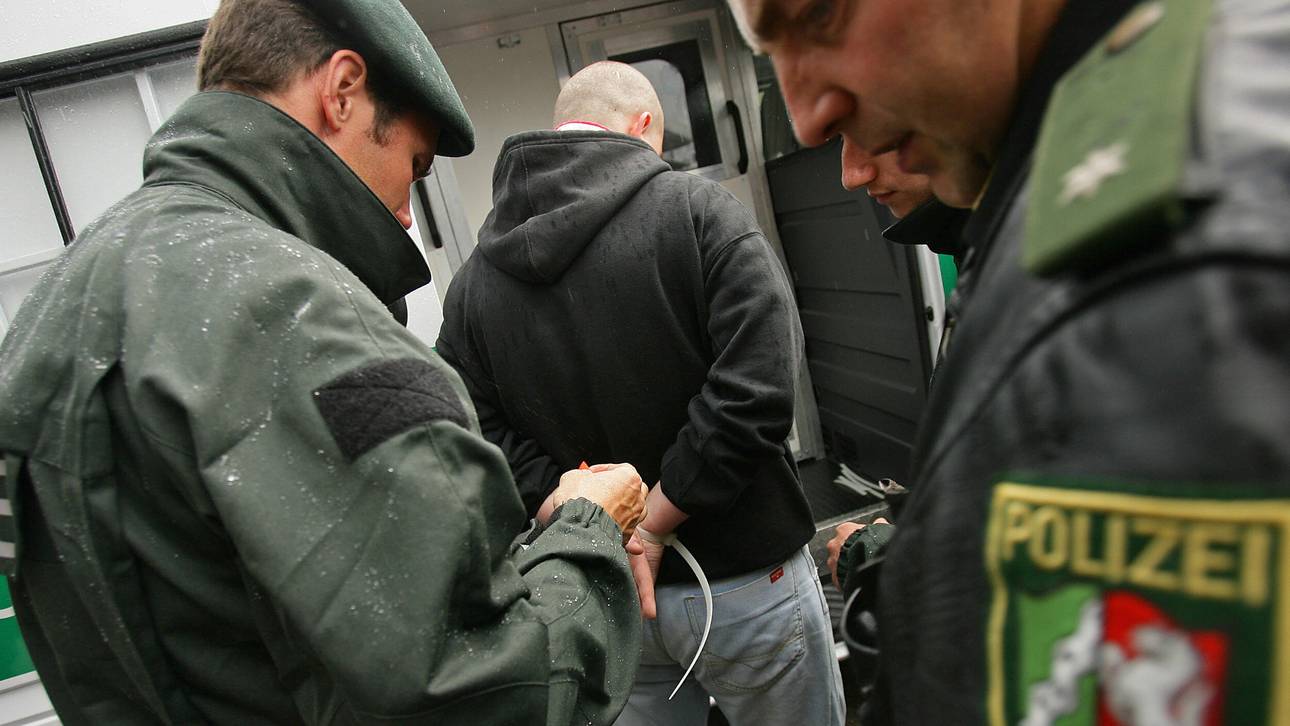 Stadionverbote für BVB-Hooligans