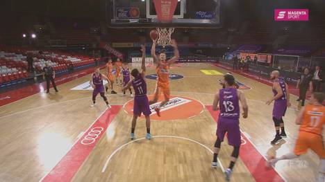 Im Finalturnier der easycredit BBL ziehen die Ulmer mit einem Sieg über Göttingen ohne Makel ins Viertelfinale ein. 