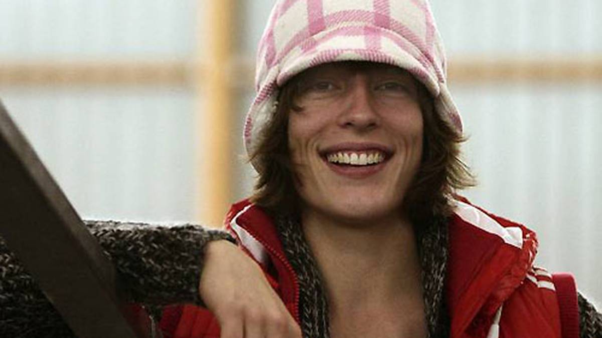 Petkovic macht immer mehr auf sich aufmerksam, nicht nur aus sportlichen Gründen, auch wegen ihrer Persönlichkeit: Immer lockere Sprüche auf den Lippen - und auch intelligente: Nach dem Abitur (Notenschnitt: 1,2) studiert sie Politikwissenschaften an einer Fern-Uni, um sich den Blick über den Tellerrand zu bewahren