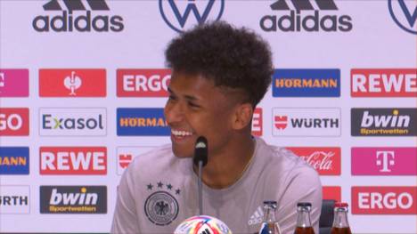 BVB-Neuzugang Karim Adeyemi spricht über Sticheleien, die immer mal wieder beim DFB-Training mit den Spielern vom Rekordmeister Bayern München vorkommen.