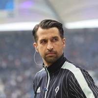 Der ehemalige U21-Bundestrainer Stefan Kuntz übernimmt offenbar als neuer Sportvorstand beim Hamburger SV. Der Vertrag von Jonas Boldt soll gekündigt werden.