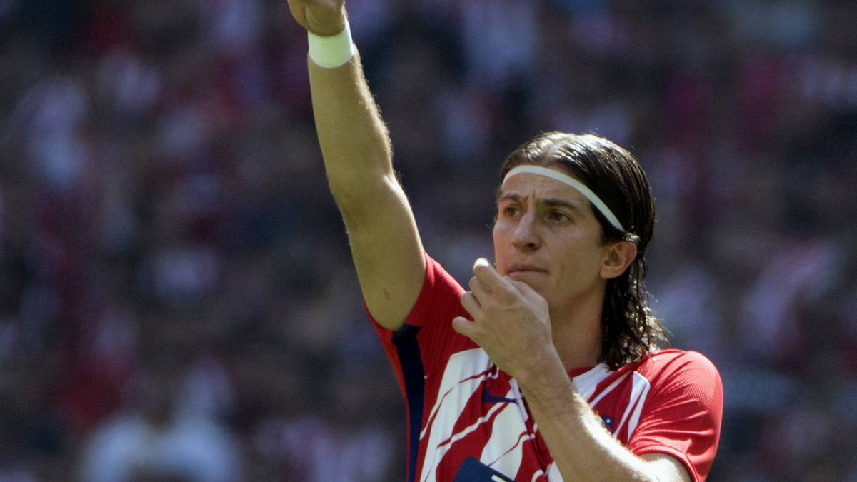 Platz 7: FILIPE LUIS (32/Atletico Madrid): Ein Brasilianer mit polnischen Wurzeln, das merkt man auch seiner Spielweise an. Luis spielt einen schnörkellosen, aber höchst zuverlässigen Stil. Auch dank des Linksverteidigers erreichte Atletico in den vergangenen Jahren zweimal das Champions-League-Finale  