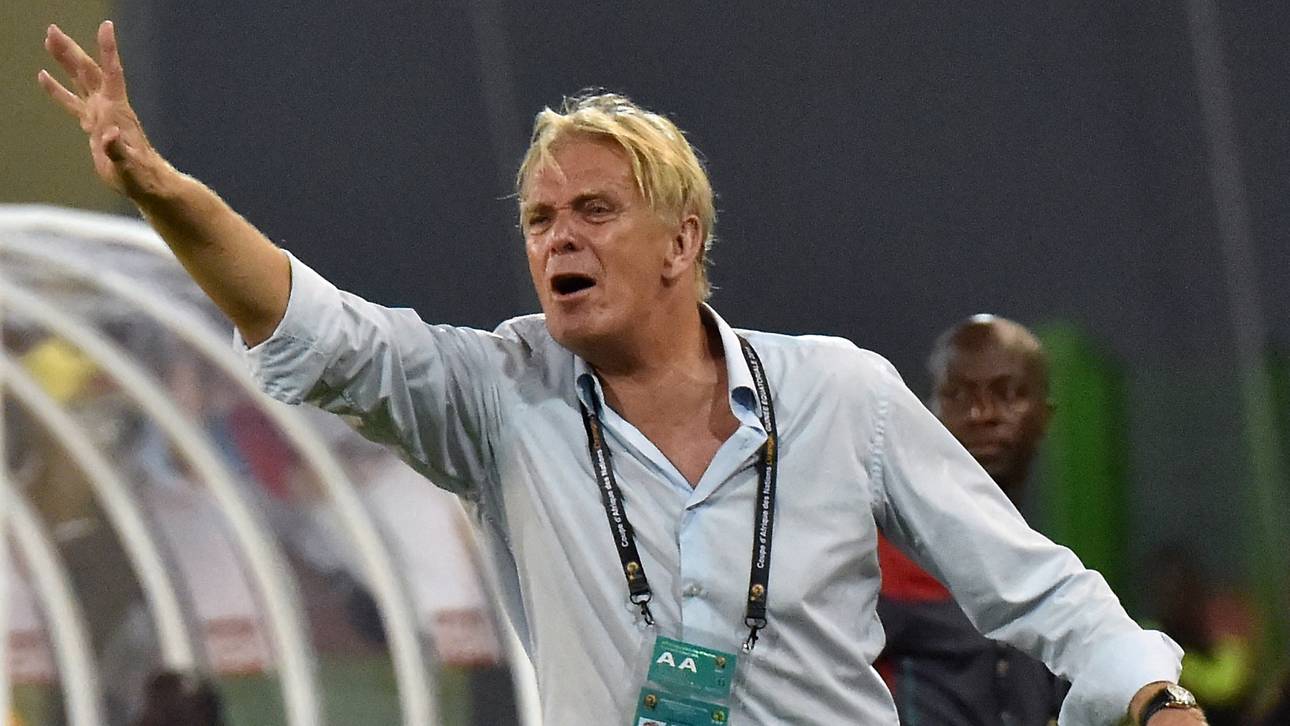 Finke siegt mit Kamerun in Indonesien