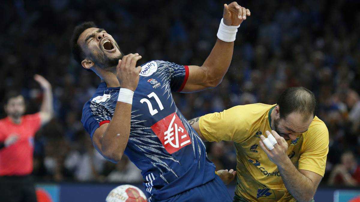 Das tut weh: Adrien Dipanda (l.) kollidiert mit Henrique Teixeira