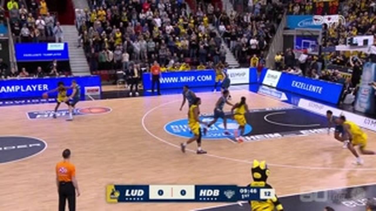 MHP RIESEN Ludwigsburg - MLP Academics Heidelberg | BBL-Highlights im Video