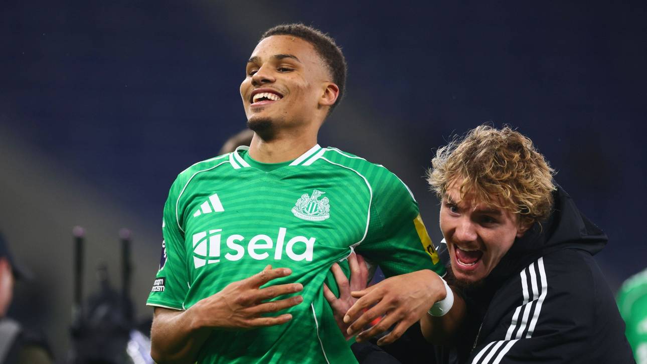 Malick Thiaw (l.) und Nick Woltemade waren bester Laune